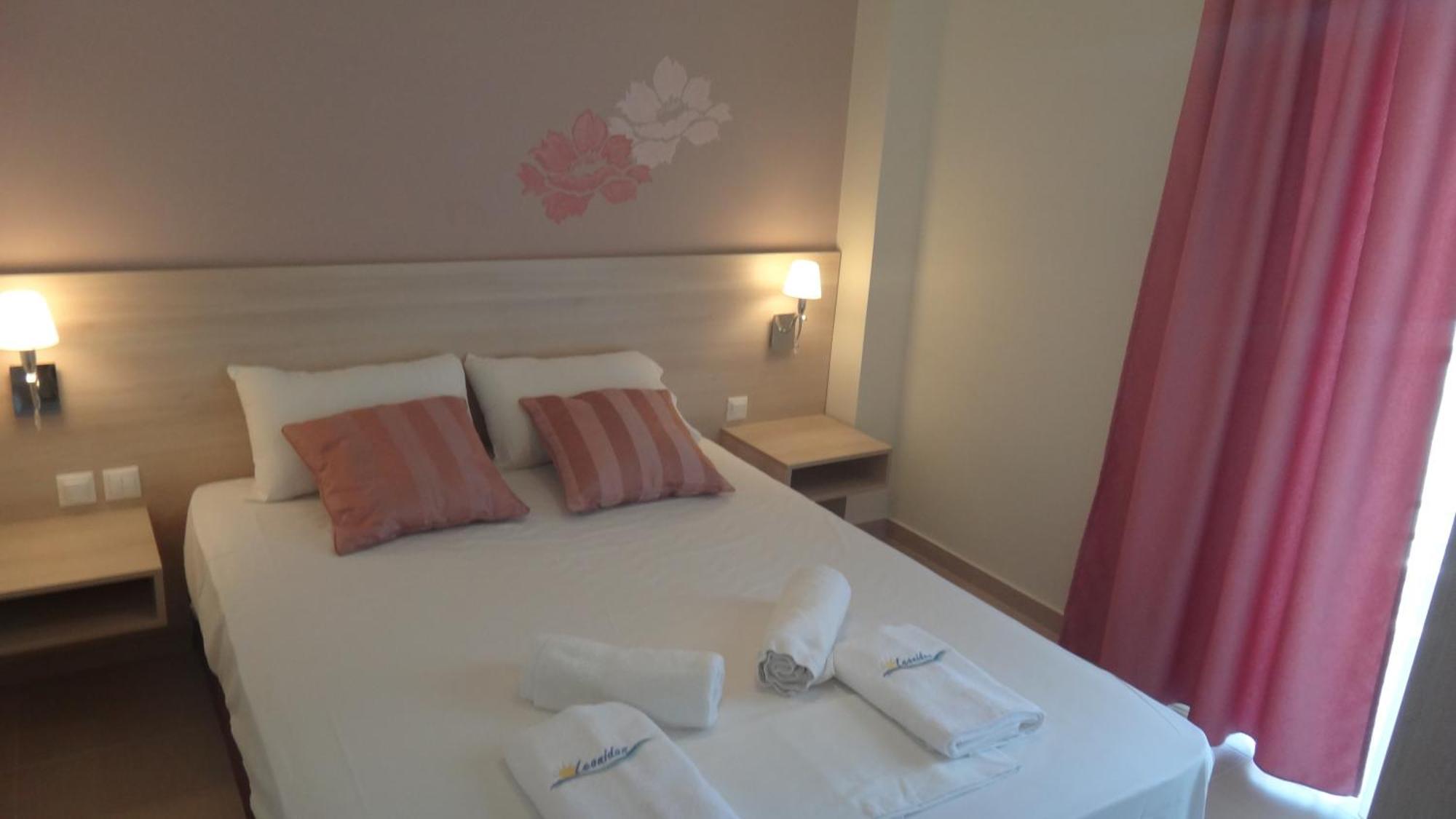 מולה קליבה Leonidas Apartments And Suites מראה חיצוני תמונה