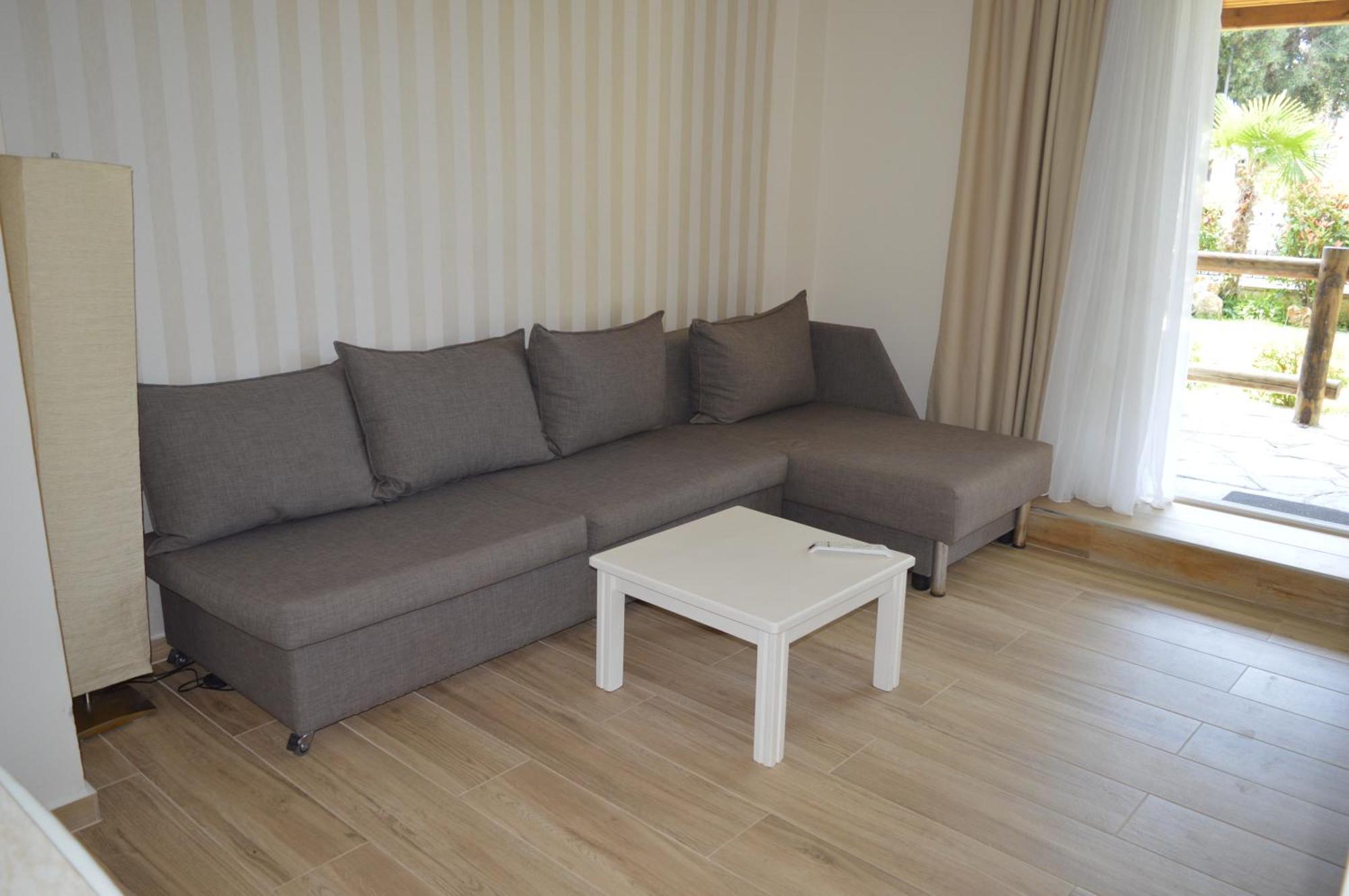 מולה קליבה Leonidas Apartments And Suites מראה חיצוני תמונה